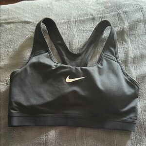 Nike Women's Black Sports Bra Medium
